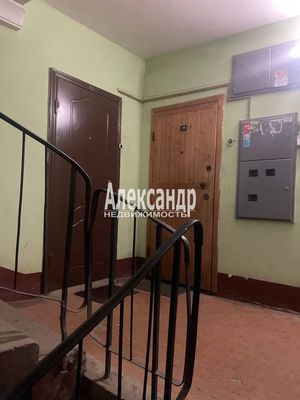 Продам двухкомнатную (2-комн.) квартиру, Гатчинская ул, 8, Коммунар г