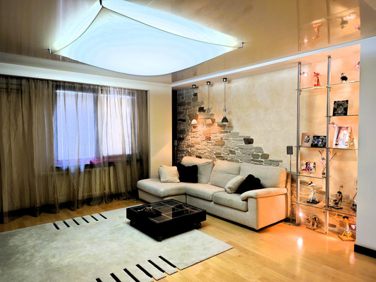 Продам трехкомнатную (3-комн.) квартиру, Хворостянского ул, 15, Новороссийск г