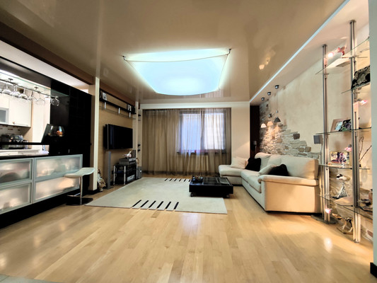 Продам трехкомнатную (3-комн.) квартиру, Хворостянского ул, 15, Новороссийск г