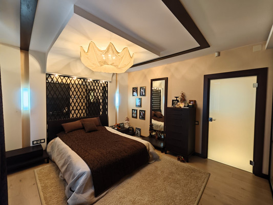 Продам трехкомнатную (3-комн.) квартиру, Хворостянского ул, 15, Новороссийск г