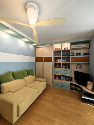 Продам трехкомнатную (3-комн.) квартиру, Хворостянского ул, 15, Новороссийск г