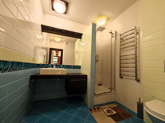 Продам трехкомнатную (3-комн.) квартиру, Хворостянского ул, 15, Новороссийск г