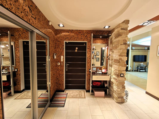 Продам трехкомнатную (3-комн.) квартиру, Хворостянского ул, 15, Новороссийск г