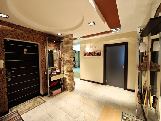 Продам трехкомнатную (3-комн.) квартиру, Хворостянского ул, 15, Новороссийск г