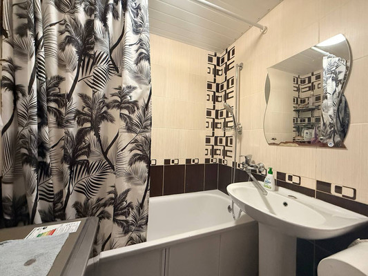 Продам трехкомнатную (3-комн.) квартиру, Чавайна б-р, 11а, Йошкар-Ола г