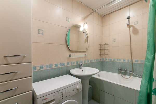 Продам трехкомнатную (3-комн.) квартиру, Ленинского Комсомола пр-кт, 24, Видное г