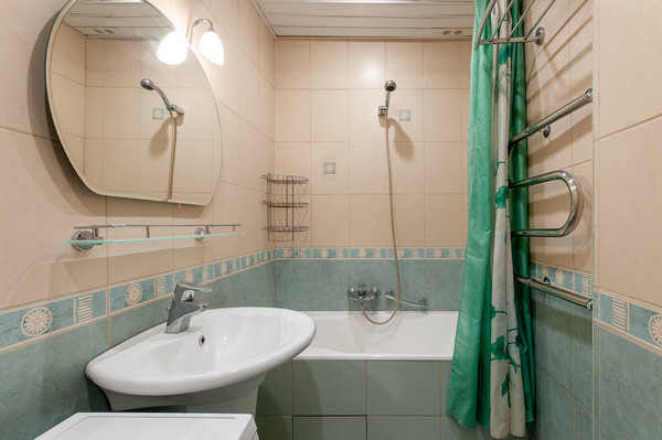 Продам трехкомнатную (3-комн.) квартиру, Ленинского Комсомола пр-кт, 24, Видное г