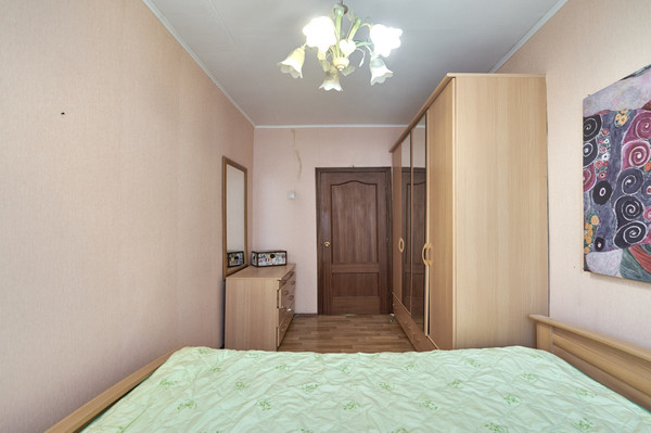 Продам трехкомнатную (3-комн.) квартиру, Звёздный б-р, 14, Москва г