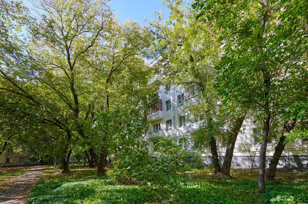 Продам трехкомнатную (3-комн.) квартиру, Звёздный б-р, 14, Москва г