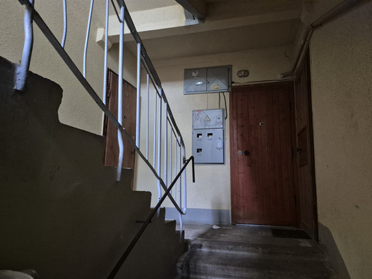 Продам комнату в 3-комн. квартире, Крупской ул, 4, Гатчина г