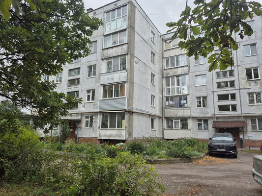 Продам комнату в 3-комн. квартире, Крупской ул, 4, Гатчина г