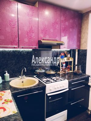 Продам двухкомнатную (2-комн.) квартиру, Крюкова ул, 13, Санкт-Петербург г