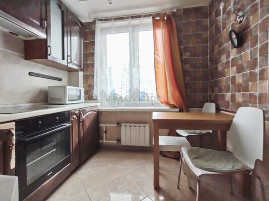 Продам двухкомнатную (2-комн.) квартиру, Неманский проезд, 3, Москва г