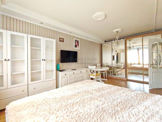 Продам двухкомнатную (2-комн.) квартиру, Неманский проезд, 3, Москва г