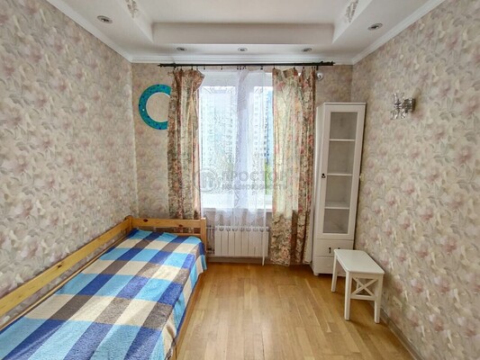 Продам двухкомнатную (2-комн.) квартиру, Неманский проезд, 3, Москва г