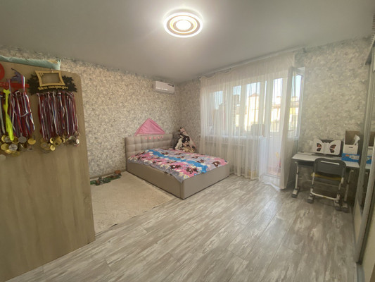 Продам трехкомнатную (3-комн.) квартиру, Ленинградская ул, 411, Анапа г