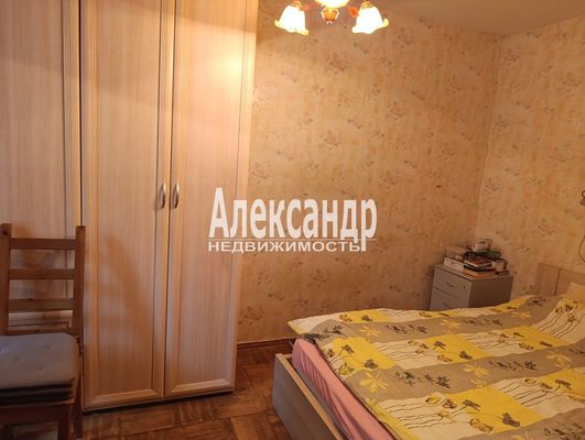 Продам трехкомнатную (3-комн.) квартиру, Маршала Тухачевского ул, 33, Санкт-Петербург г