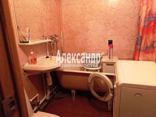 Продам трехкомнатную (3-комн.) квартиру, Маршала Тухачевского ул, 33, Санкт-Петербург г