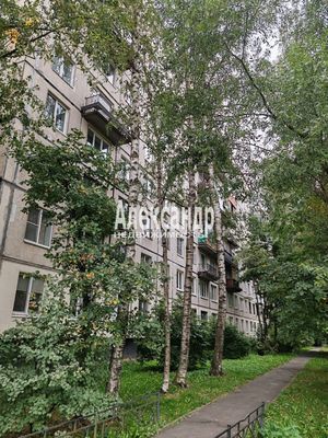 Продам двухкомнатную (2-комн.) квартиру, Революции ш, 45, Санкт-Петербург г