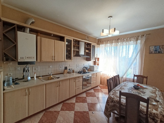 Продам многокомнатную квартиру, Лесопарковая ул, 11, Калининград г