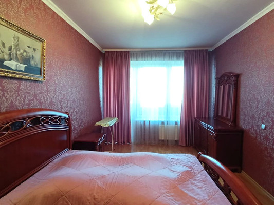 Продам многокомнатную квартиру, Лесопарковая ул, 11, Калининград г