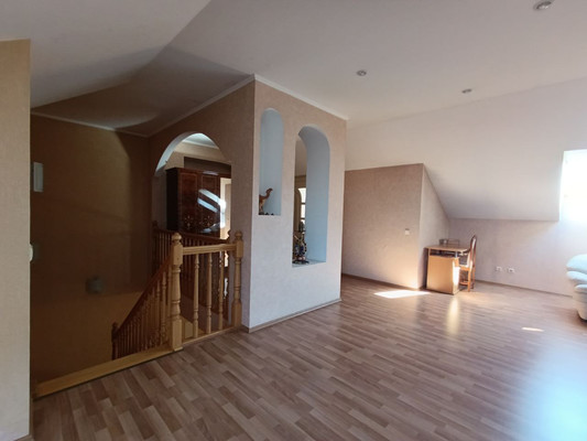 Продам многокомнатную квартиру, Лесопарковая ул, 11, Калининград г