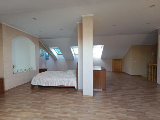 Продам многокомнатную квартиру, Лесопарковая ул, 11, Калининград г