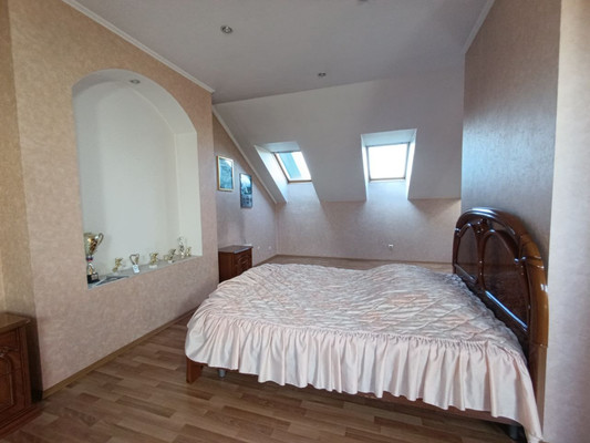 Продам многокомнатную квартиру, Лесопарковая ул, 11, Калининград г