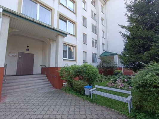 Продам многокомнатную квартиру, Лесопарковая ул, 11, Калининград г