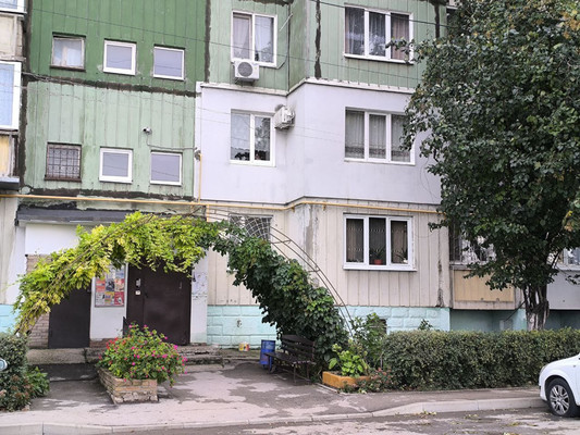 Продам трехкомнатную (3-комн.) квартиру, Маршала Жукова ул, 5, Симферополь г