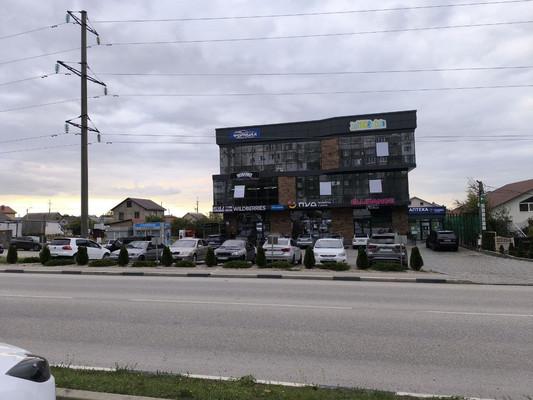 Продам трехкомнатную (3-комн.) квартиру, Маршала Жукова ул, 5, Симферополь г