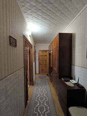 Продам трехкомнатную (3-комн.) квартиру, Маршала Жукова ул, 5, Симферополь г