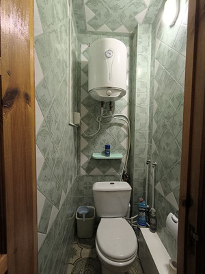 Продам трехкомнатную (3-комн.) квартиру, Маршала Жукова ул, 5, Симферополь г