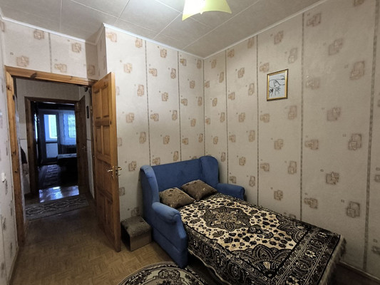 Продам трехкомнатную (3-комн.) квартиру, Маршала Жукова ул, 5, Симферополь г