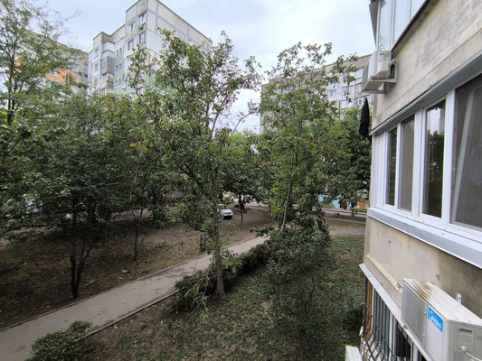 Продам трехкомнатную (3-комн.) квартиру, Маршала Жукова ул, 5, Симферополь г