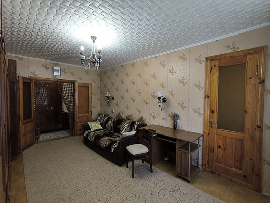 Продам трехкомнатную (3-комн.) квартиру, Маршала Жукова ул, 5, Симферополь г