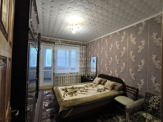 Продам трехкомнатную (3-комн.) квартиру, Маршала Жукова ул, 5, Симферополь г