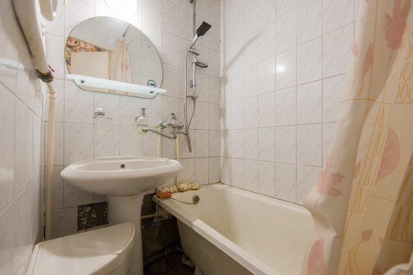 Продам двухкомнатную (2-комн.) квартиру, Оганова ул, 11а, Ростов-на-Дону г