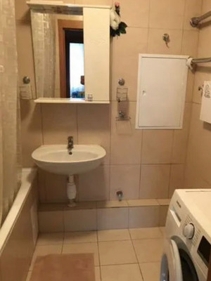 Продам трехкомнатную (3-комн.) квартиру, Ясная ул, 5, Коммунарка п