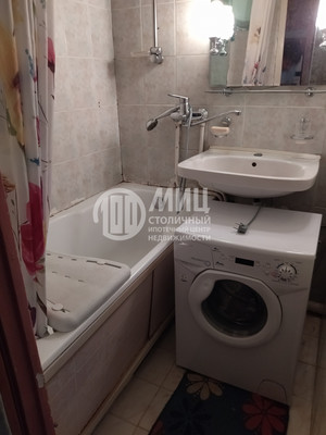 Продам трехкомнатную (3-комн.) квартиру, Молостовых ул, 14к1, Москва г