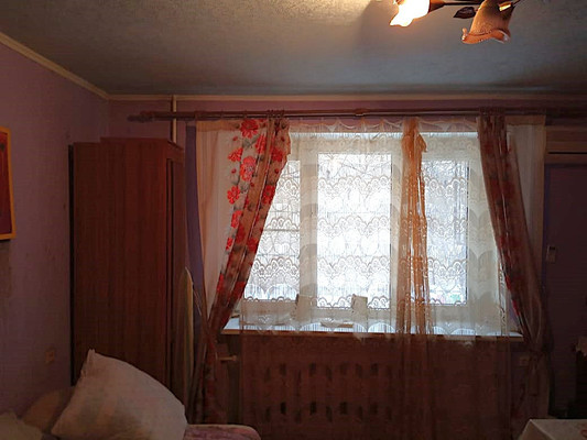 Продам двухкомнатную (2-комн.) квартиру, 16-я линия ул, 21/32, Ростов-на-Дону г