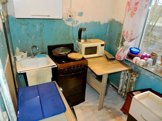 Продам двухкомнатную (2-комн.) квартиру, Чехова ул, 18, Гатчина г