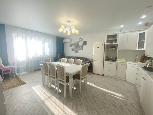 Продам трехкомнатную (3-комн.) квартиру, Ленинградская ул, 411, Анапа г