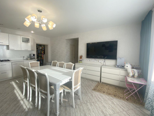 Продам трехкомнатную (3-комн.) квартиру, Ленинградская ул, 411, Анапа г