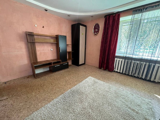 Продам однокомнатную (1-комн.) квартиру, Октябрьский пр-кт, 42к3, Комсомольск-на-Амуре г