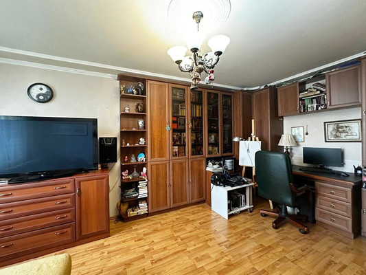 Продам трехкомнатную (3-комн.) квартиру, Подольская ул, 68, Северово д