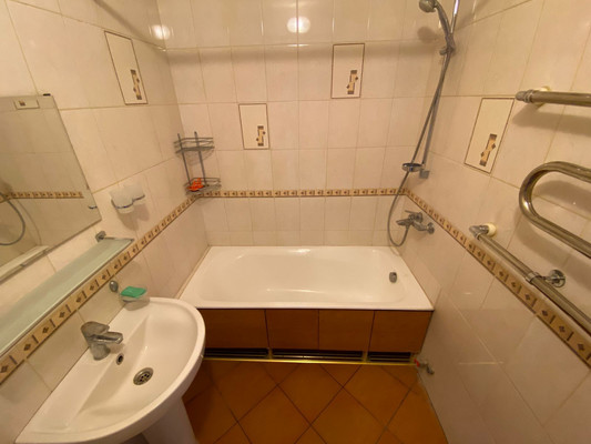 Продам двухкомнатную (2-комн.) квартиру, Подольская ул, 10, Северово д