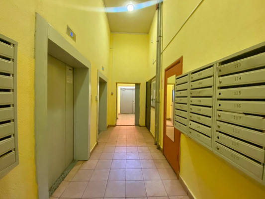 Продам двухкомнатную (2-комн.) квартиру, Дмитриева ул, 34, Балашиха г