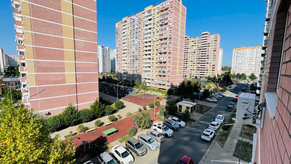 Продам двухкомнатную (2-комн.) квартиру, Героев-Разведчиков ул, 11/5, Краснодар г