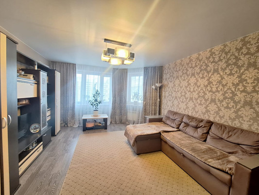 Продам трехкомнатную (3-комн.) квартиру, Земская ул, 14, Чехов г
